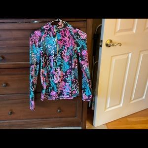 Lilly Pulitzer 1/4 zip luxletic pullover in Jellies be Jammin. Size S